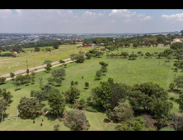 LAND FOR SALE IN KYALAMI AH